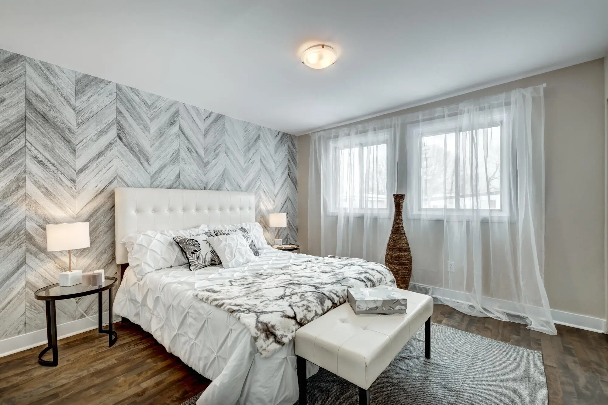 The Pros and Cons of Offering Furnished Apartments in San Diego County